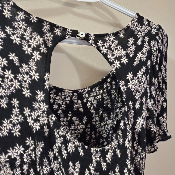 Patrons of Peace - Black and White Ditzt Floral Dress - Size M - Picture 6 of 9